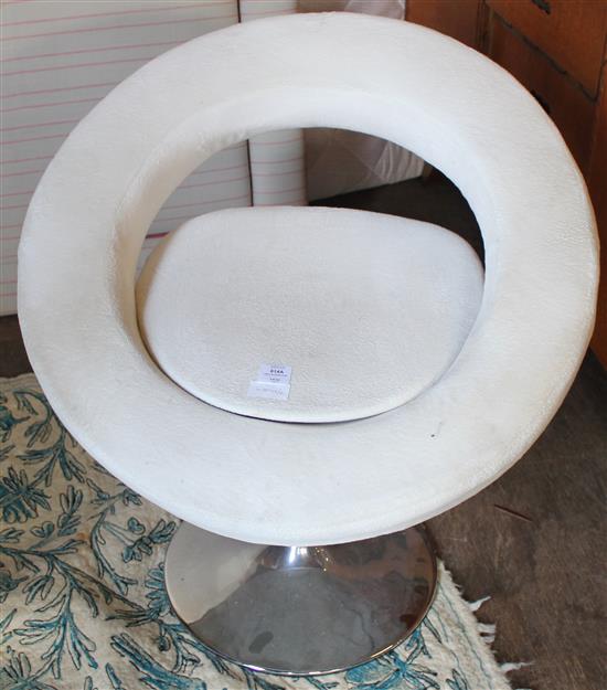 Circular retro chair